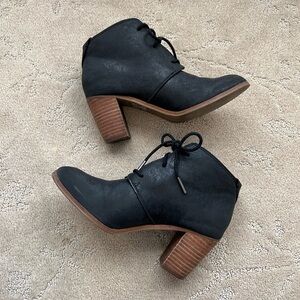 Tom’s Size 6 Black Booties